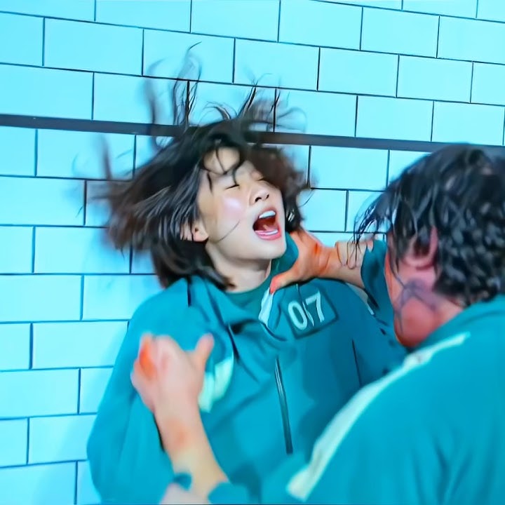 Deok-su Almost Killed Sae-byeok, But Gi-hun Saved Her 🥺❤️‍🩹| Ft. Die with a smile squid game 2 #edit