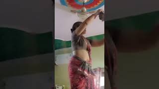 Low Waist Saree Mai Fan Cleaning