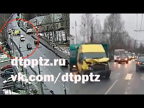 В лобовую столкнулись автомобиль Скорой помощи и фургон