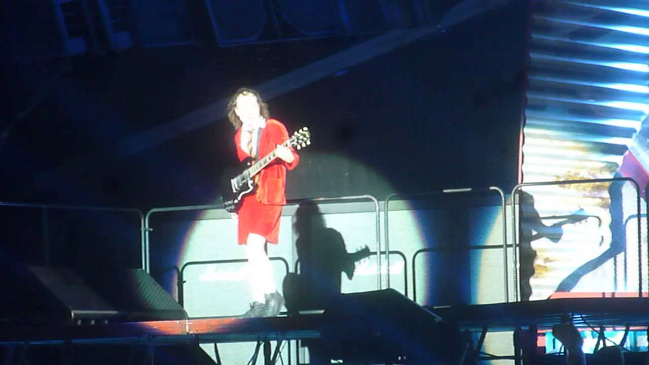 08.26.15 AC/DC - MetLife Stadium - East Rutherford, NJ - YouTube