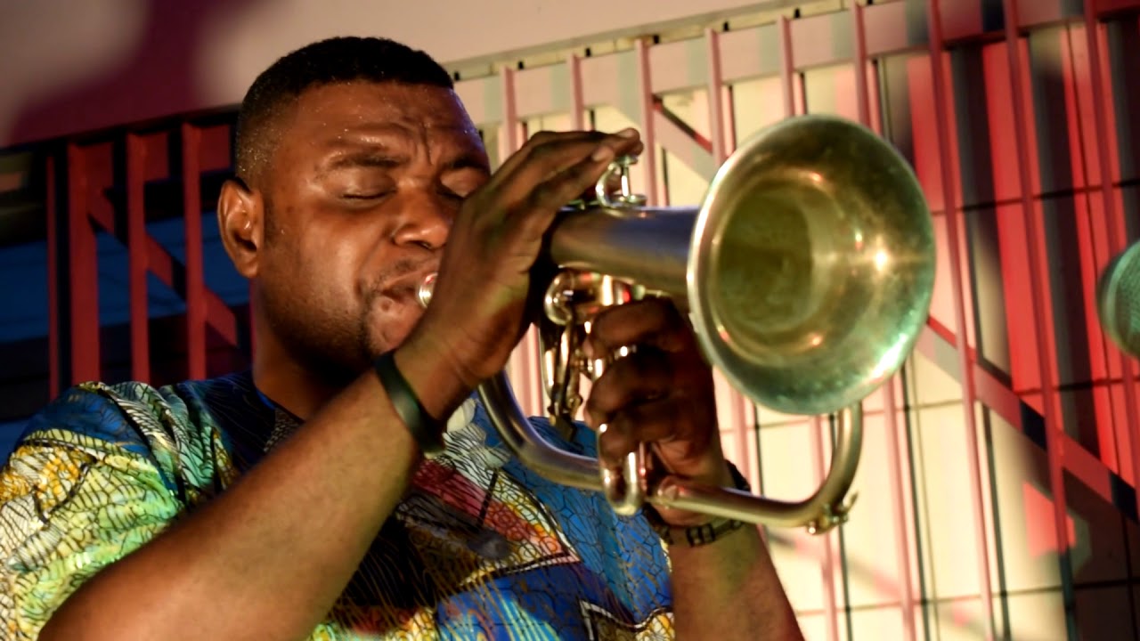 Hommage á Hugue Massekela par May's