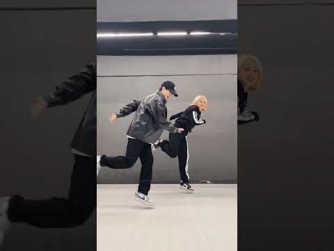 #스털디 뉴진스 - &amp;#39;OMG&amp;#39; 로 #sturdy 를 춘다고!?