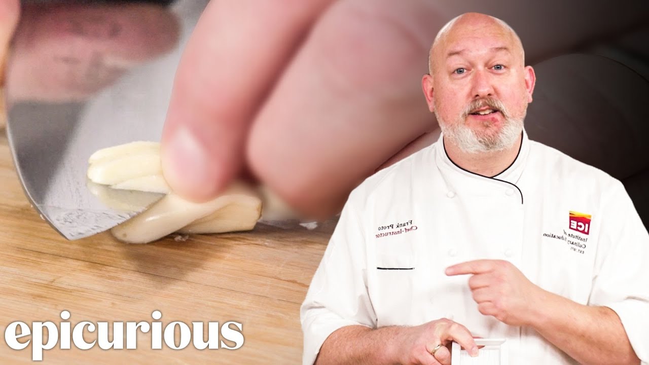 Лучшие способы очистки и нарезки чеснока (и худшие) | Epicurious 101