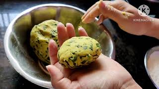 Makki ki Roti with Green palalред рдкрд╛рд▓рдХ рдордХреНрдХреА рдХреА рд░реЛрдЯреАред makki palak parathaред