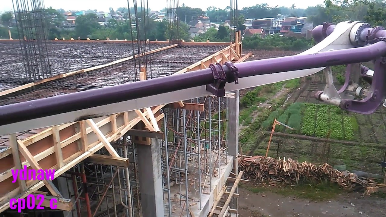 Boom Concrete pump in Action..