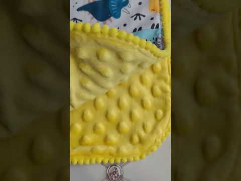 Дитячий плед Динозаври на плюші сірий з жовтим польська бавовна 78х78, видео 1