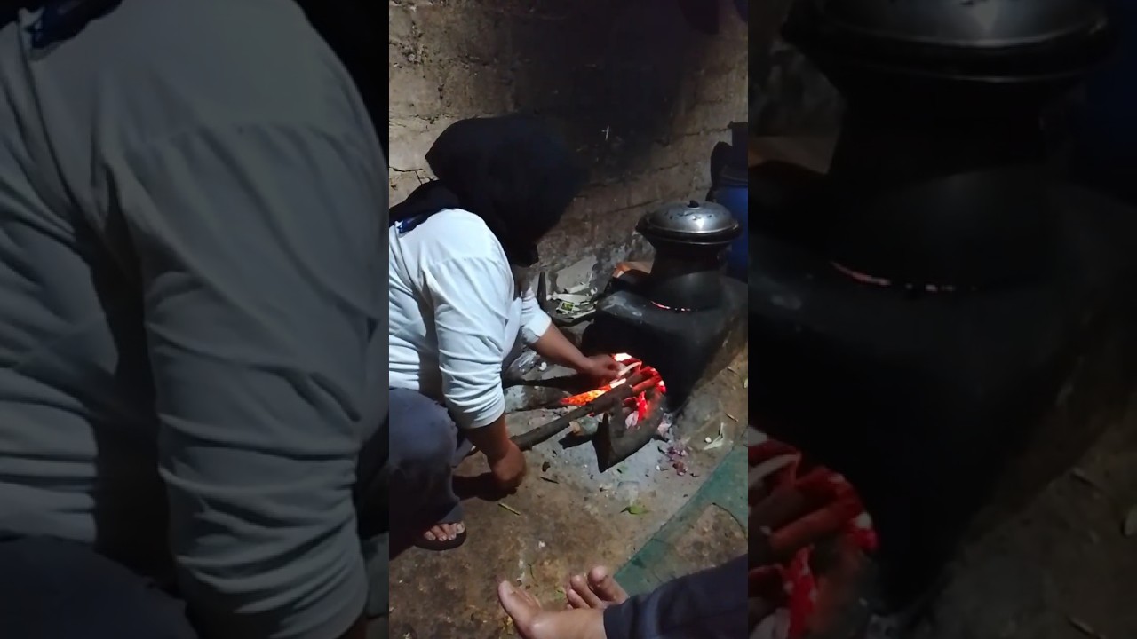 Tahun baru rasa keluarga. Tak ada yg ditinggal, smua ikut makan dan merayakan #saling peduli#berbagi