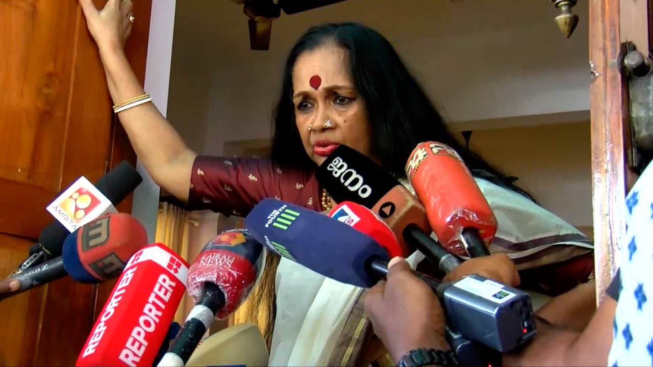 'ഞാൻ ഒരു പാട്ട് പാടണത് കേൾക്കണോ, എടാ മതിയായോട നിനക്ക്' കലാമണ്ഡലം സത്യ ഭാമ