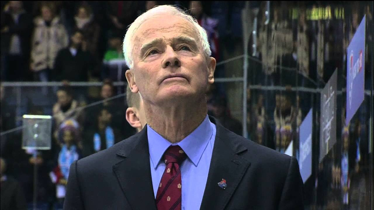 USSR anthem at KHL game / Slovan plays USSR anthem for Lokomotiv
