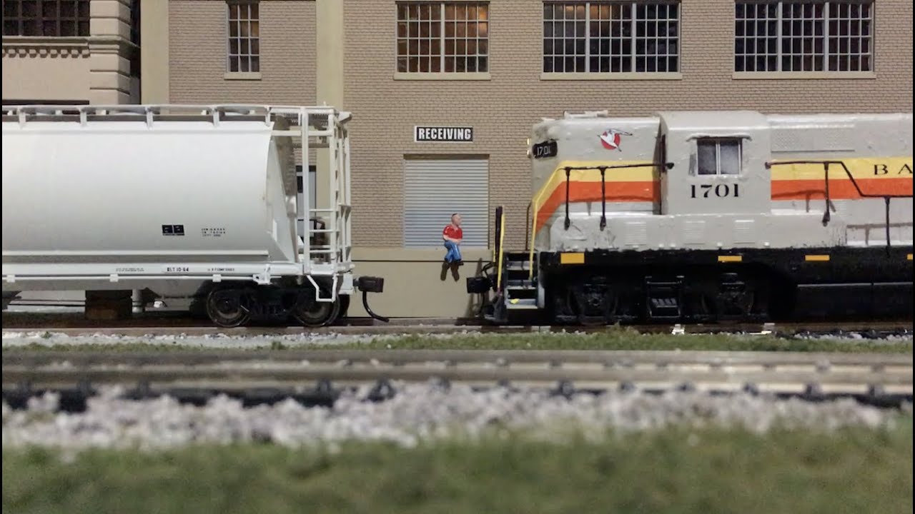 Bay Colony Line Railroad's 1701 GP8 in Action (Custom Ho scale)