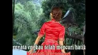 Silvia Dewi - Curi-Curi