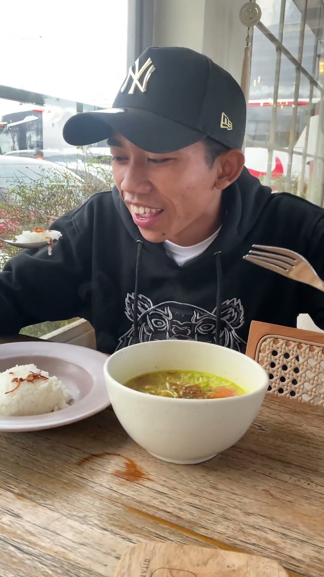 #SHORT | Arik Mukbang??