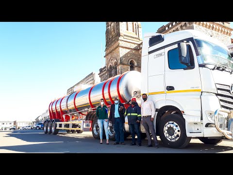 MAKHANDA INSPIRE Gift of the Givers and Coca Cola bring a 34 500-litre water truck for Makhanda