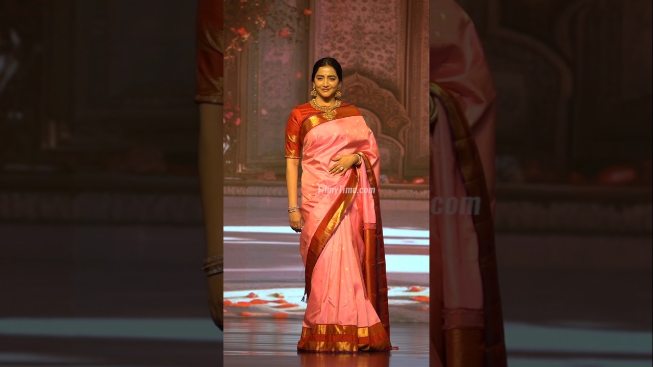 Malla Reddy Daughter in law Dr Preeti Reddy Ramp Walk at Hyderabad Times Fashion Week 2025 | FT