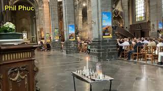 Kyrie Gloria - Old traditional Latin mass at Église Saint Étienne - Lille