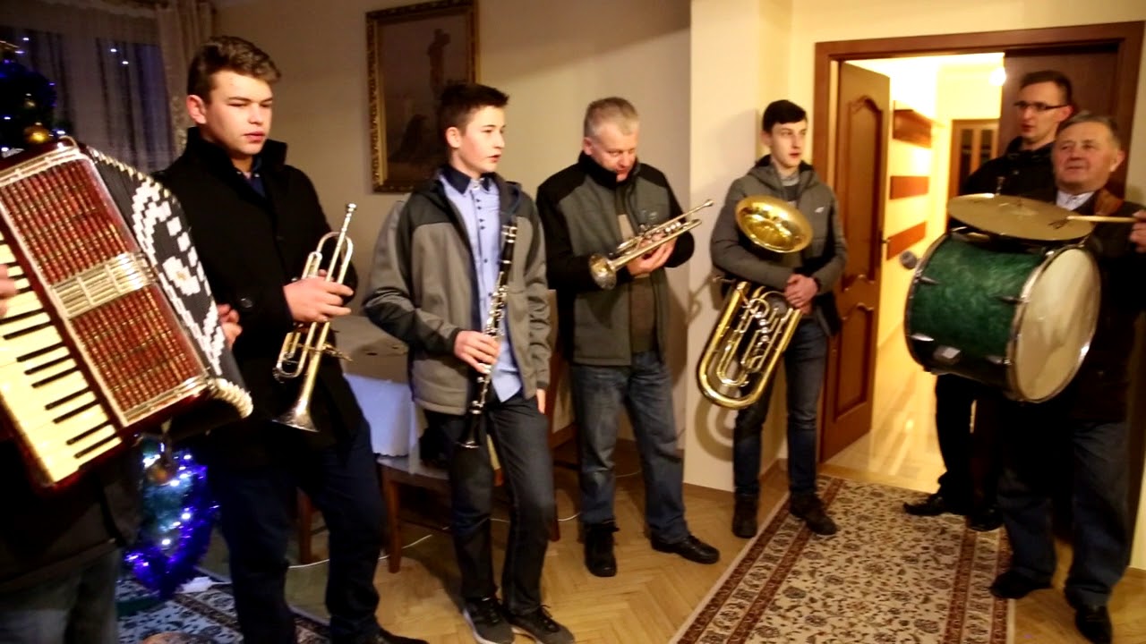 Orkiestra OSP Męcina z kolędą