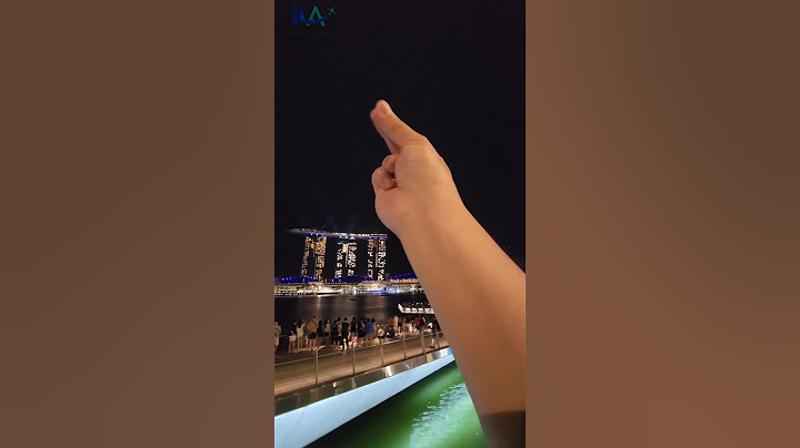 Sparkling Spectacle: Marina Bay Sands Ignites the Night Sky with Dazzling Fireworks Extravaganza"