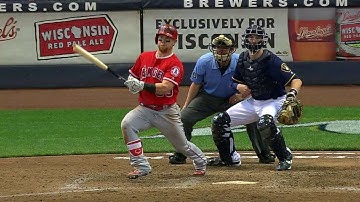 LAA@MIL: Calhoun rips a run-scoring single to right