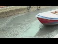 Gondolas stranded as canals dry up in Venice