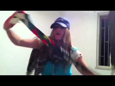 שוגיה עם ישראל חי אויף שימחעס בחורה חרדית רוקדת 