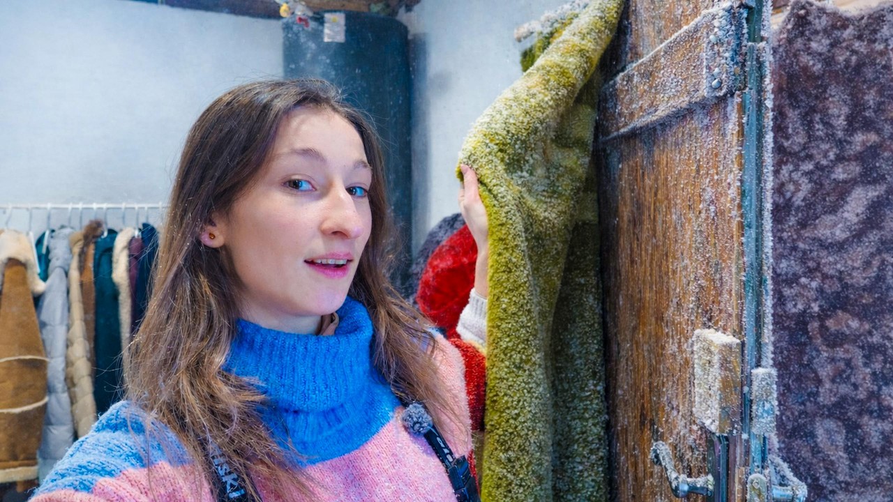 Blocking Out -25°C – Can This Curtain Keep the Warmth In?