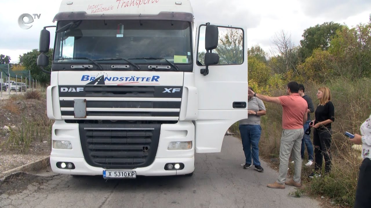 Кметът на Димитровград защитава общински път от 40-тонен камион