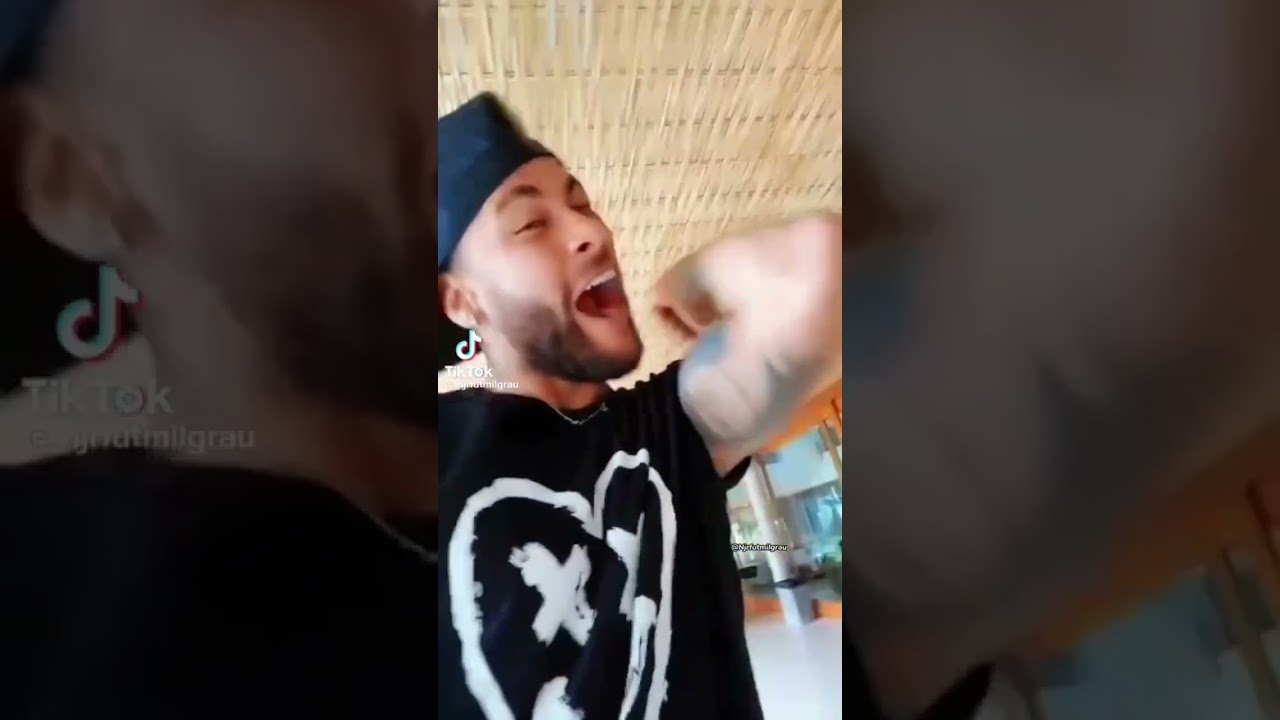 tá puto ih morde o cotovelo 