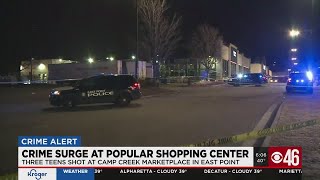 3 teens shot at East Point shopping plaza