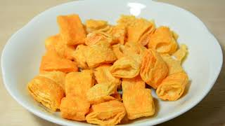 サクサクコーンスナック 3種類のチーズ 濃厚なチーズの味と香り セブンイレブン Crispy corn snack 3 types of cheese Rich cheese taste