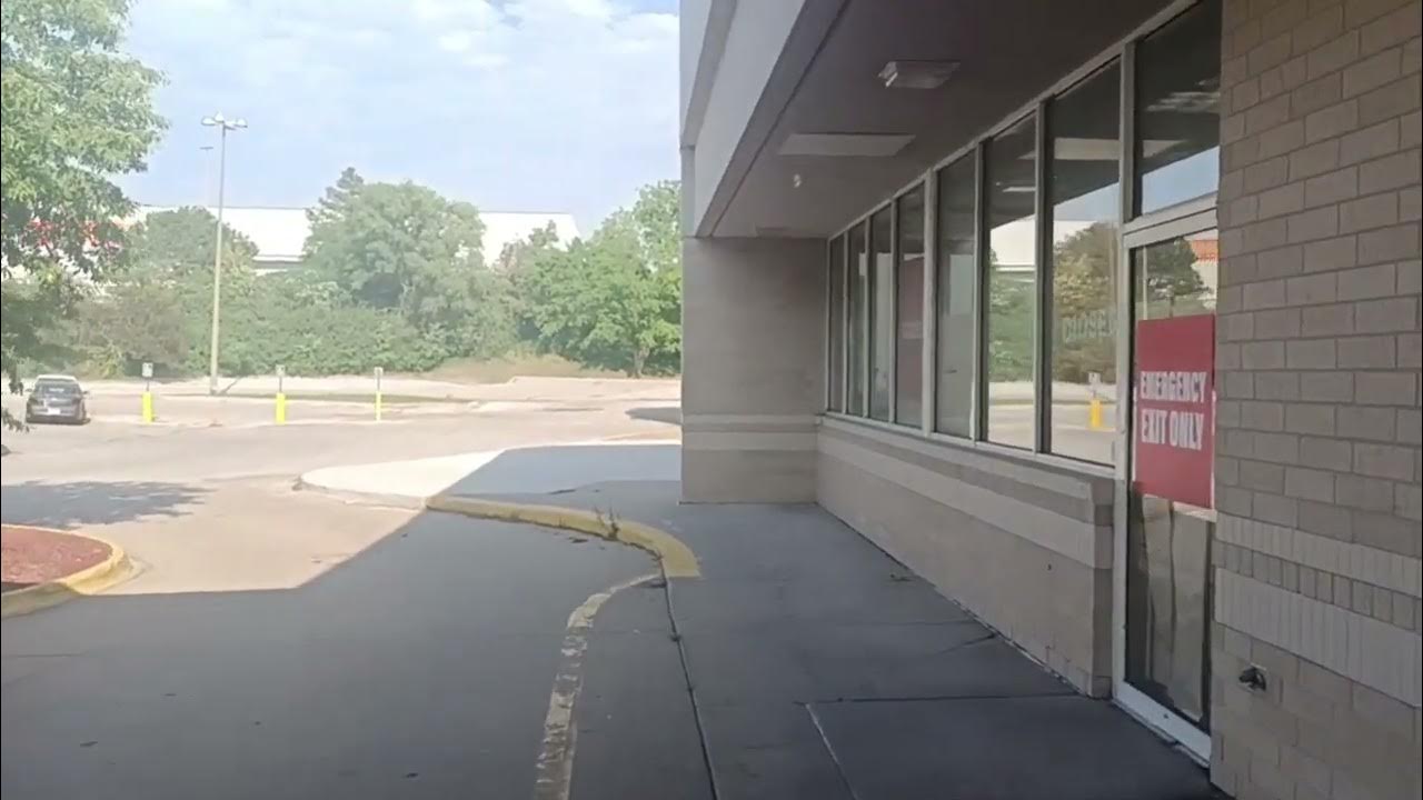 ABANDONED HYVEE Grocery Store. Cedar Rapids IA. YouTube