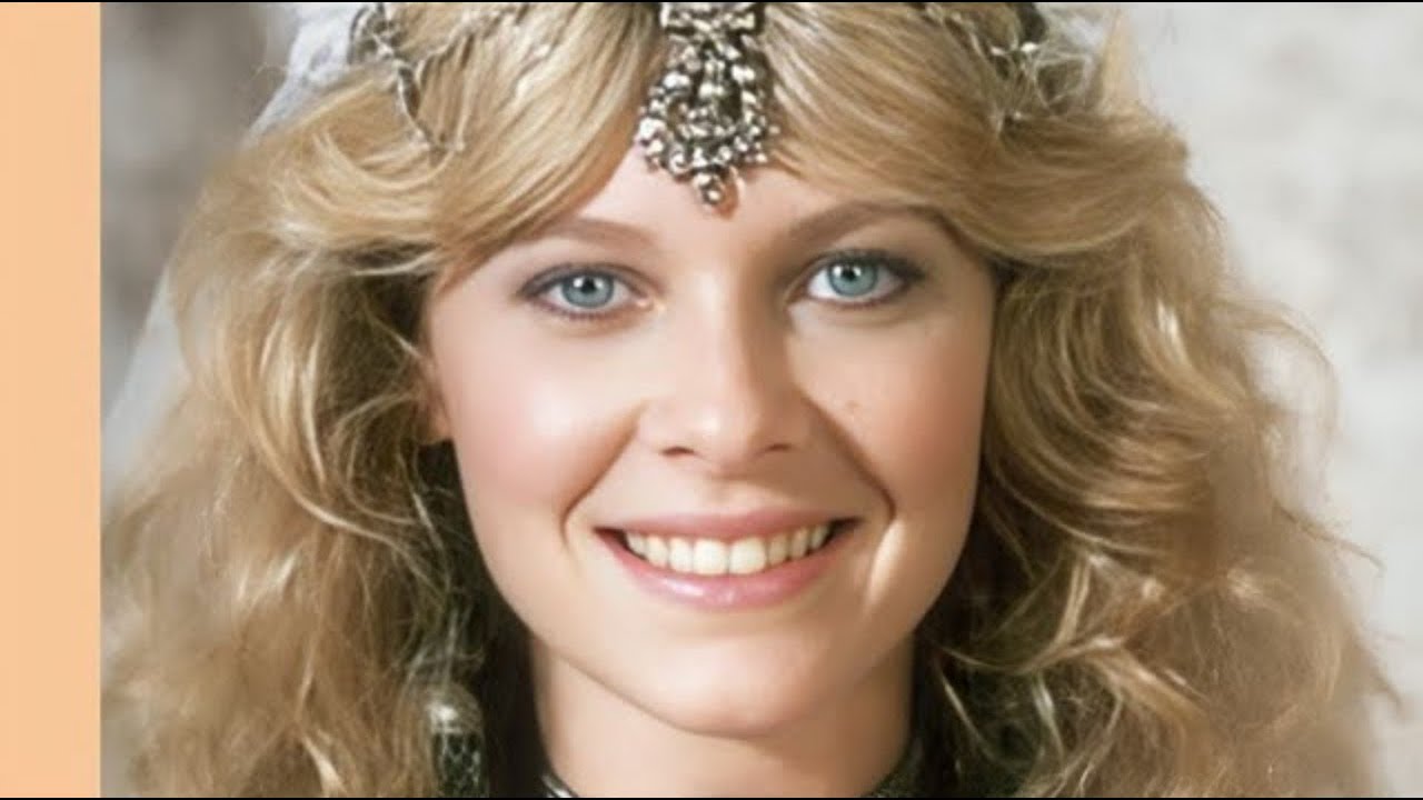 KATE CAPSHAW 🔥 Pantyhose, Tights, Bikini, G Strlng, Nylon & Lingerie