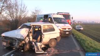 Sventrata Fiat Panda. Tre ragazze imprigionate soccorse dai vigili del fuoco di Cremona
