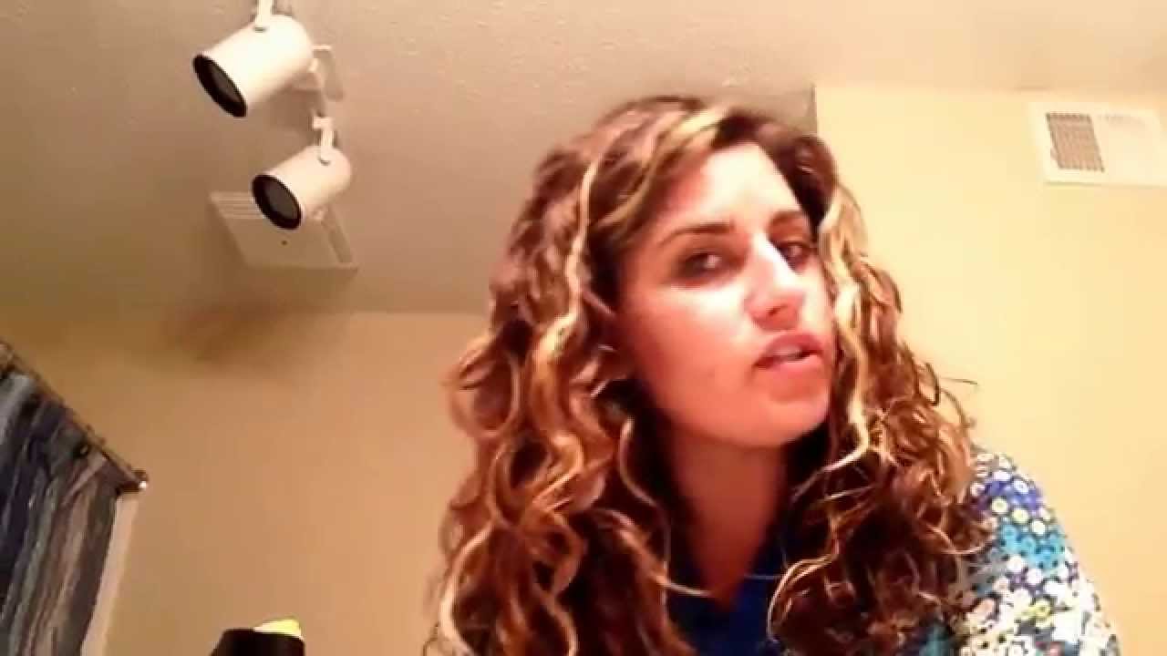 How to refresh naturally curly hair without wetting it.