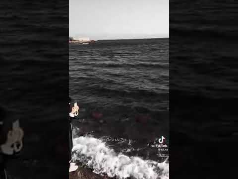 أنساه وانسى ذكراه والقاه بحلامي وافوق لاكن ملقاه واعيش باوهامي