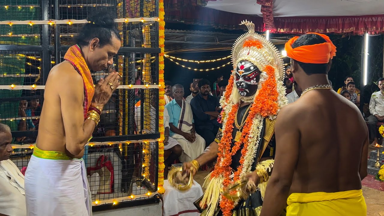 Manthradevathe Kola Padumbodi Iruvail