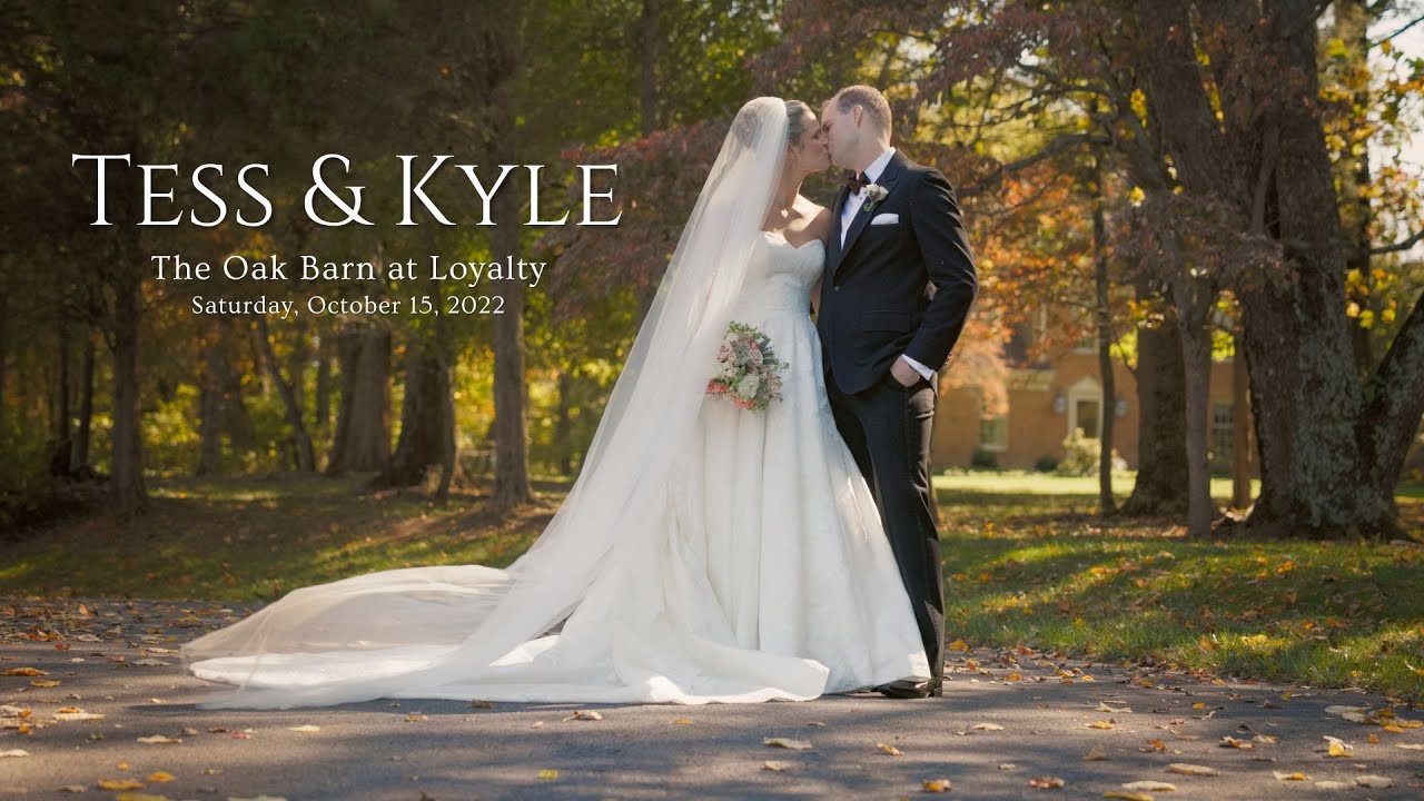 Gorgeous Virginia Wedding | Tess & Kyle | The Oak Barn at Loyalty