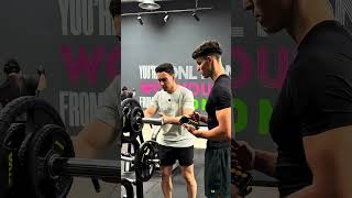 Estos novatillos…🤦 publi Utiliza Cal AI con Código: DUAL para analizar tus comidas‼️#gym #fitness