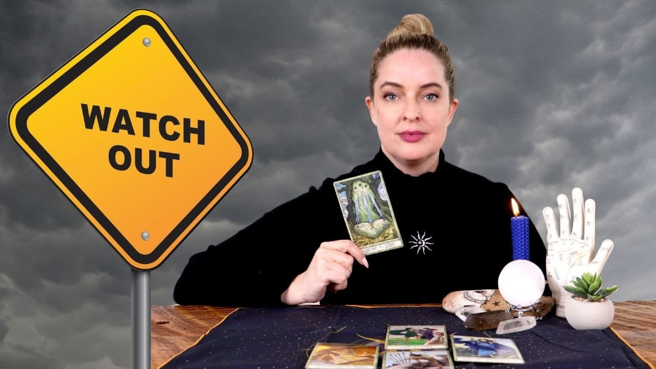 9 MAJOR RED FLAGS When Receiving a TAROT Reading!