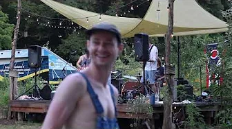 Yuppie - Scoundrel (Live at Fern Fest)
