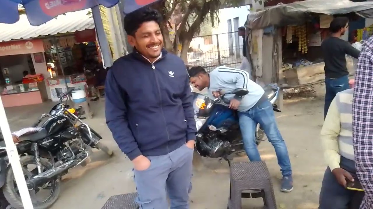 Jila badaun kasba miyaoo me biklang ko poochhe yogiraj jabab