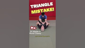 No. 1 BEGINNER TRIANGLE MISTAKE 😟#bjj #jiujitsu #grappling #brazilianjiujitsu