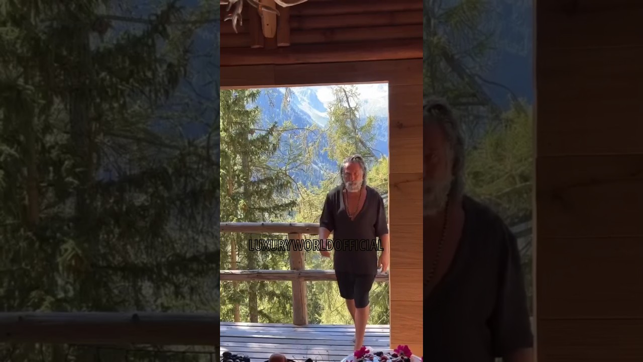 Zeus & His Fiancée Enjoy a Royal Lunch Together 🍷