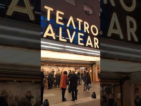 LA ÓPERA DE TRES CENTAVOS EN EL COMPLEJO TEATRAL DE BUENOS AIRES