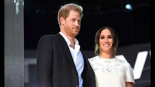 Дэниел Мартин: "Принц Гарри и Меган Маркл счастливы в США и много смеются."