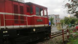 D12E-628(DEV-736) KÉO TÀU KHÁCH CLC HOA PHƯỢNG ĐỎ LP5 RỜI GA THƯỢNG LÝ QUA CHẮN HỒNG BÀNG 