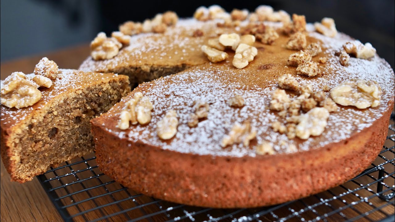 Ce gâteau moelleux aux noix est sans gluten et il fait du bien avec un thé ou un café