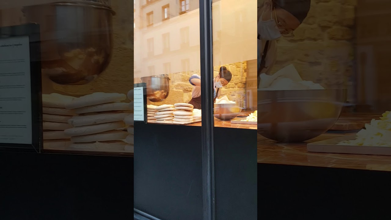 Sam - Private Paris Driver - Hire me for a car Tour in Paris or an Airport Transfer