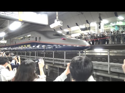 E4系ラストランの1本前の列車となったの東京駅を出発する2階建て新幹線「Maxたにがわ」409号