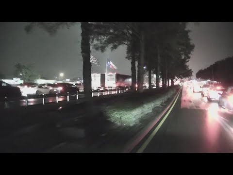 DFW traffic updates: U.S. 75 southbound shut down by crash - YouTube