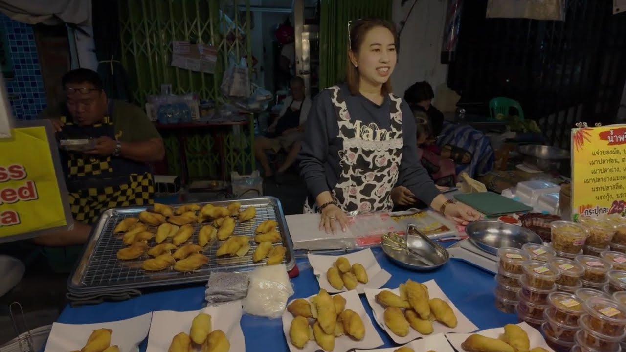 Silom Morning Market